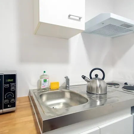 T2 Rénové - Frais L'été - Wifi -smart Tv - Parking Proche Appartamento *