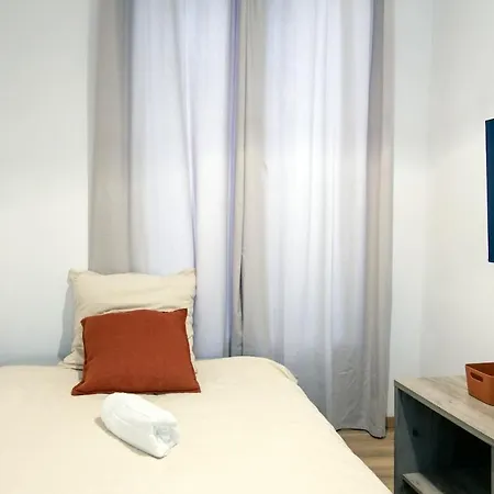 T2 Renove - Frais L'ete - Wifi -smart Tv - Parking Proche *